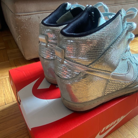 Nike Dunk HighTop - Picture 2 of 8